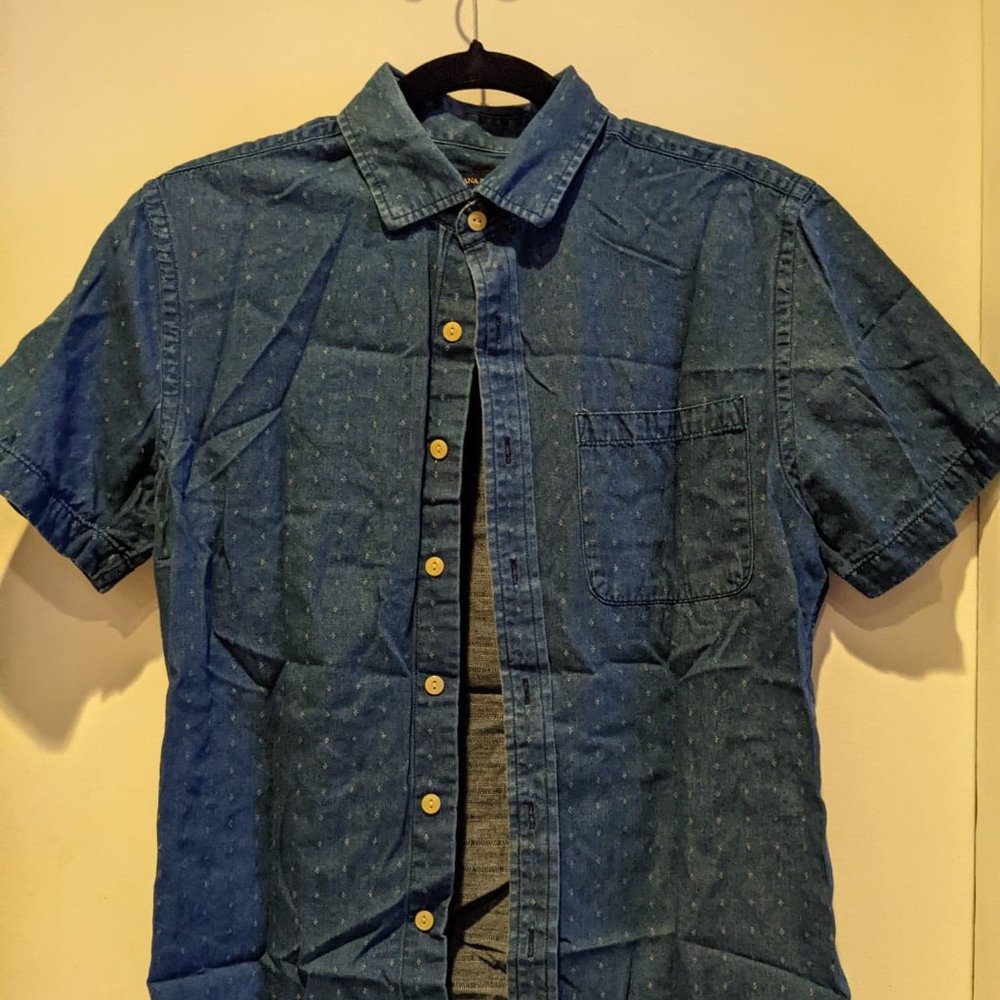 Banana Republic Denim Short Sleeve Shirt